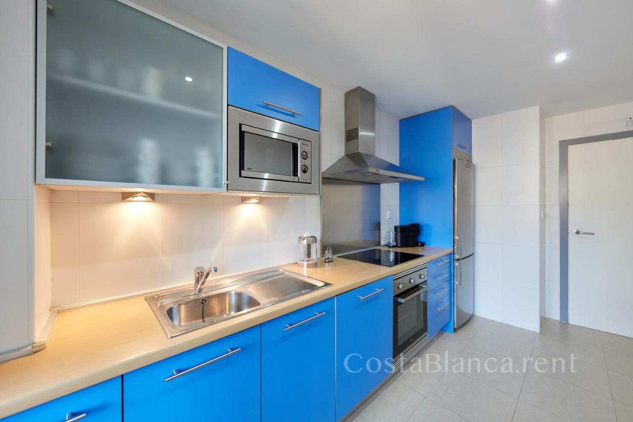 Luxurious, Newly-Renovated Large 2-Bedroom Condo By The Beach Benidorm Exterior foto